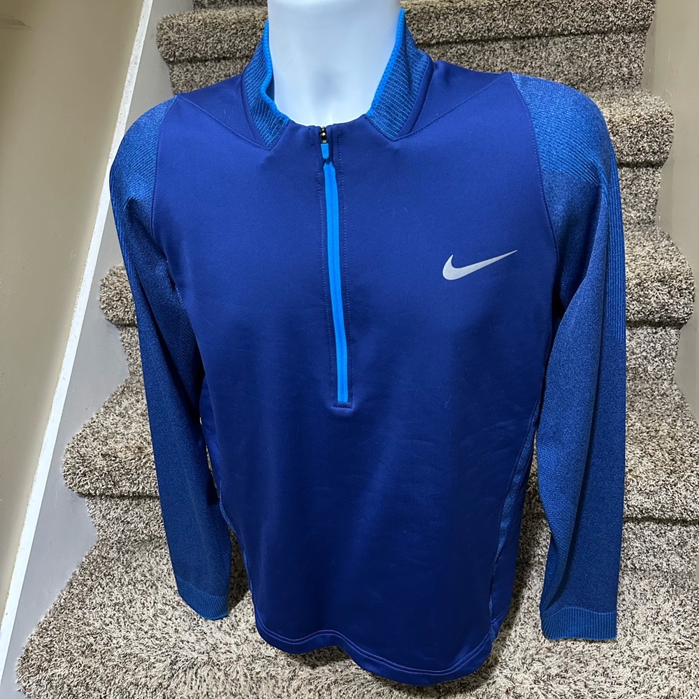 Stunning men’s *NIKE Golf Tour Performance* dri-fit stretch casual golf ⛳️ shirt